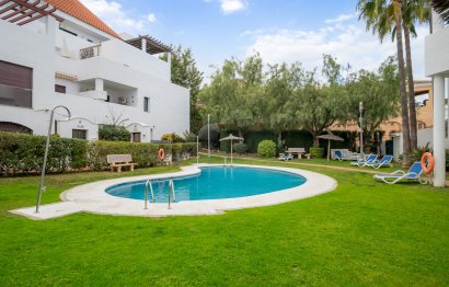 Resale - Apartment - Middle Floor Apartment - Marbella - Nueva Andalucia