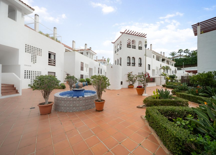 Resale - Apartment - Middle Floor Apartment - Marbella - Nueva Andalucia