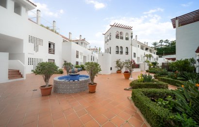 Resale - Apartment - Middle Floor Apartment - Marbella - Nueva Andalucia