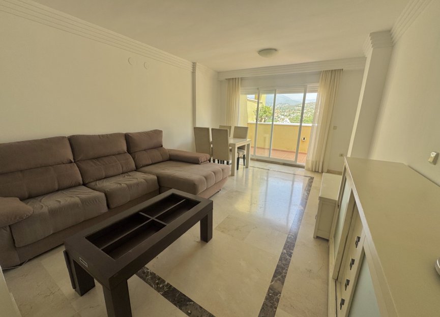 Resale - Apartment - Middle Floor Apartment - Marbella - Nueva Andalucia