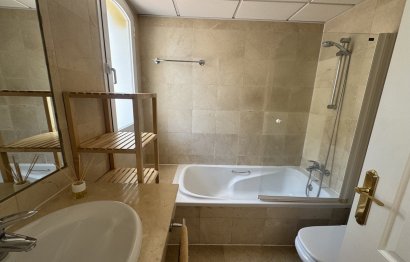 Resale - Apartment - Middle Floor Apartment - Marbella - Nueva Andalucia