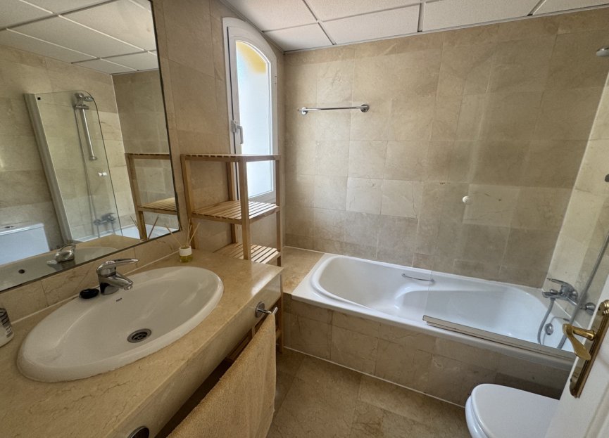 Resale - Apartment - Middle Floor Apartment - Marbella - Nueva Andalucia