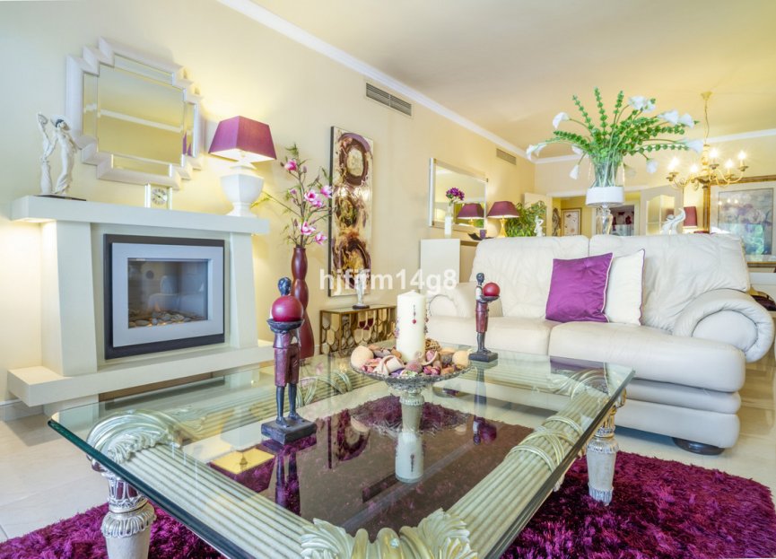 Resale - Ground floor apartment - Marbella - Puerto Banús