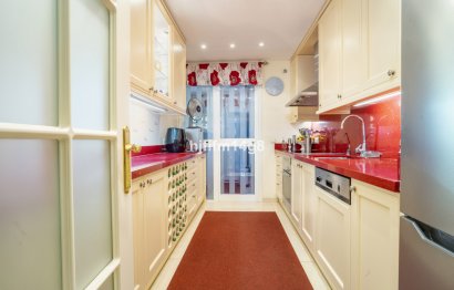 Resale - Ground floor apartment - Marbella - Puerto Banús