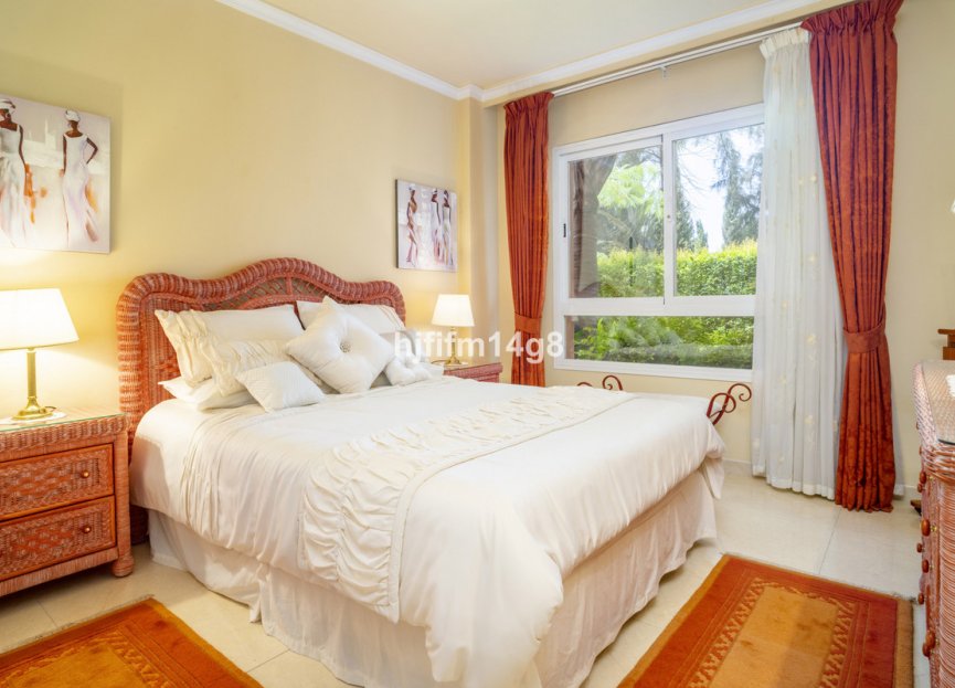 Resale - Ground floor apartment - Marbella - Puerto Banús