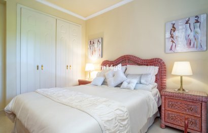 Resale - Ground floor apartment - Marbella - Puerto Banús