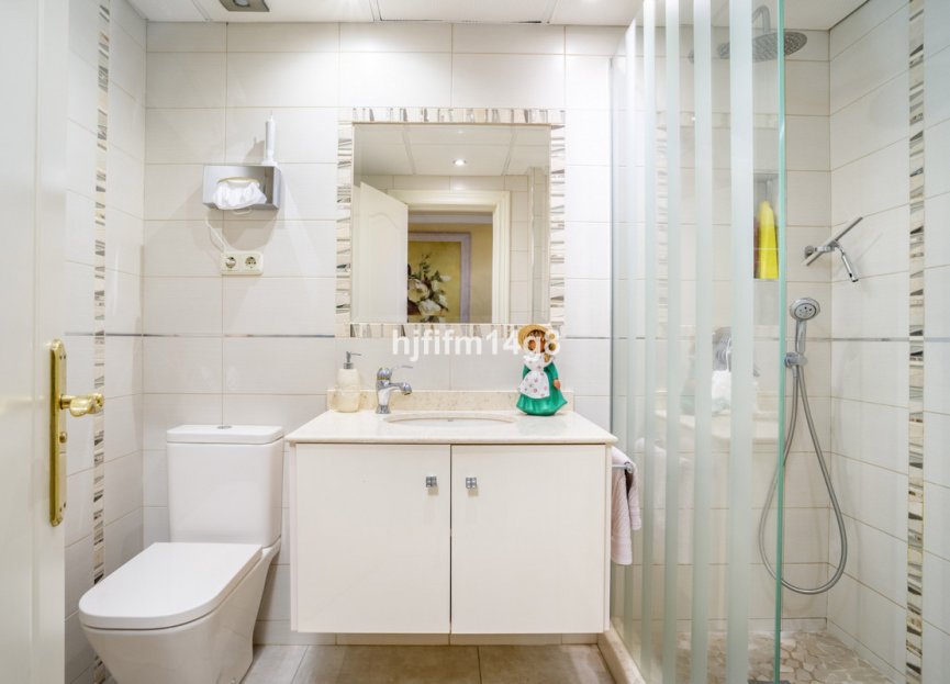 Resale - Ground floor apartment - Marbella - Puerto Banús