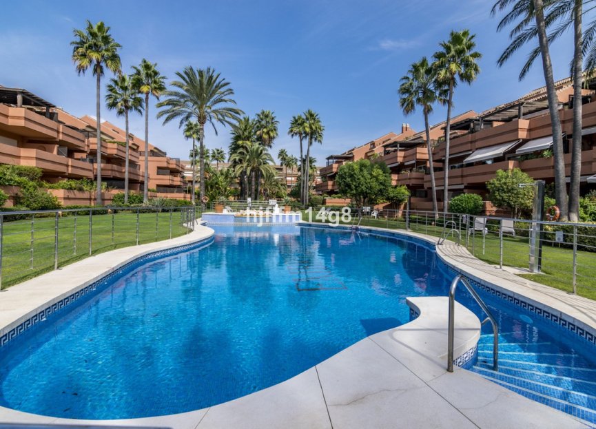 Resale - Ground floor apartment - Marbella - Puerto Banús