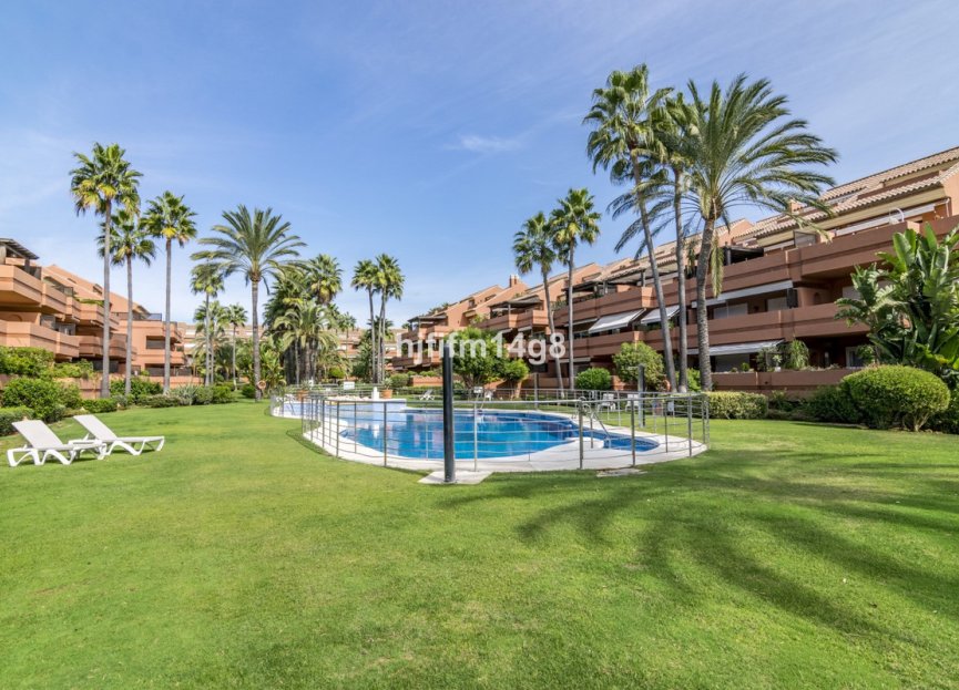Resale - Ground floor apartment - Marbella - Puerto Banús