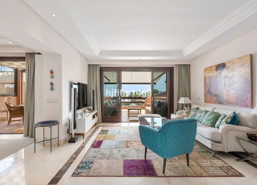 Resale - Apartment - Penthouse - Estepona - Estepona Centro