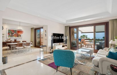 Resale - Apartment - Penthouse - Estepona - Estepona Centro