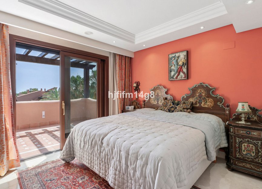 Resale - Apartment - Penthouse - Estepona - Estepona Centro