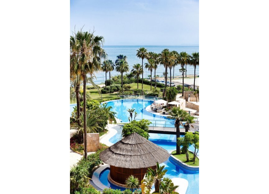 Resale - Apartment - Penthouse - Estepona - Estepona Centro