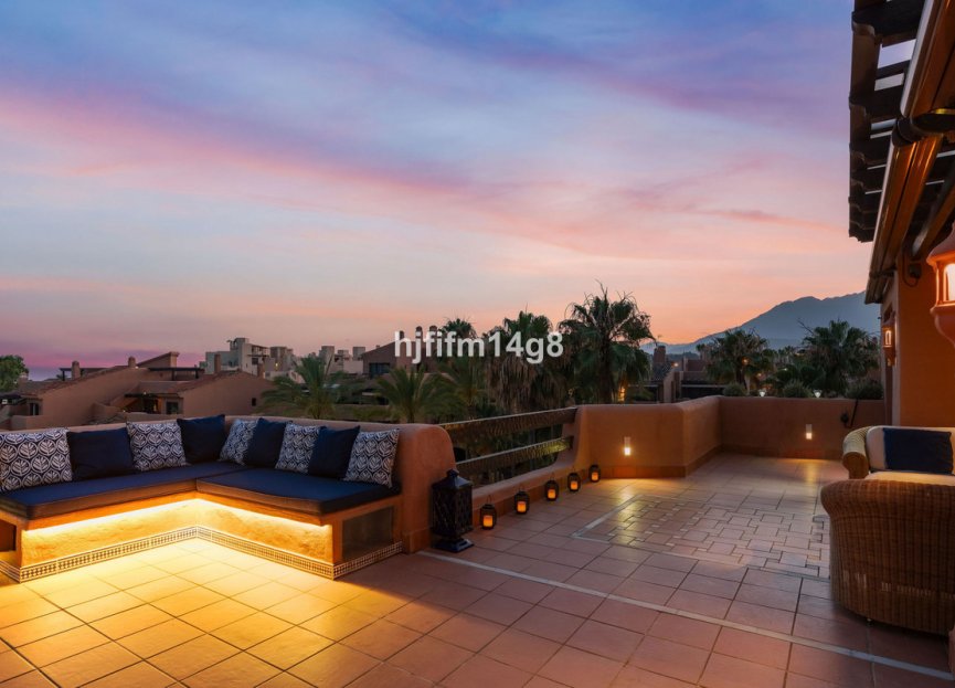 Resale - Apartment - Penthouse - Estepona - Estepona Centro
