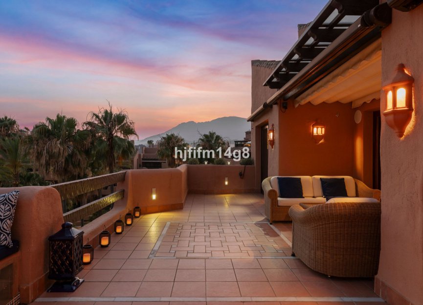 Resale - Apartment - Penthouse - Estepona - Estepona Centro