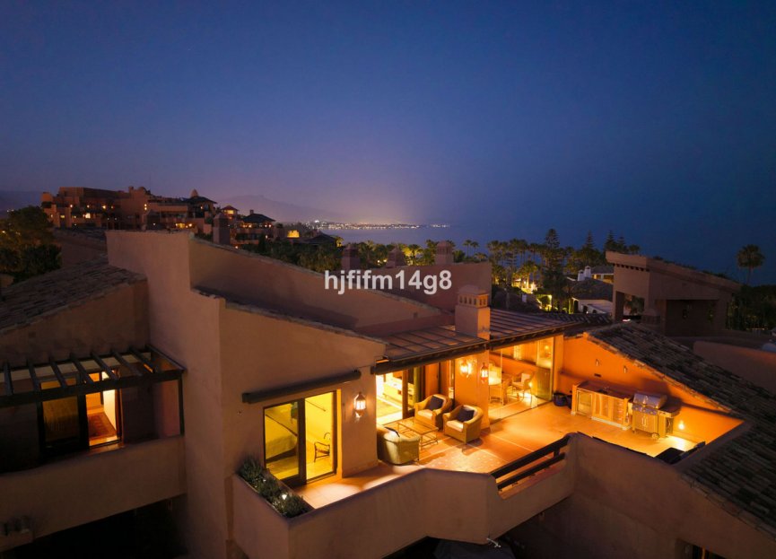 Resale - Apartment - Penthouse - Estepona - Estepona Centro