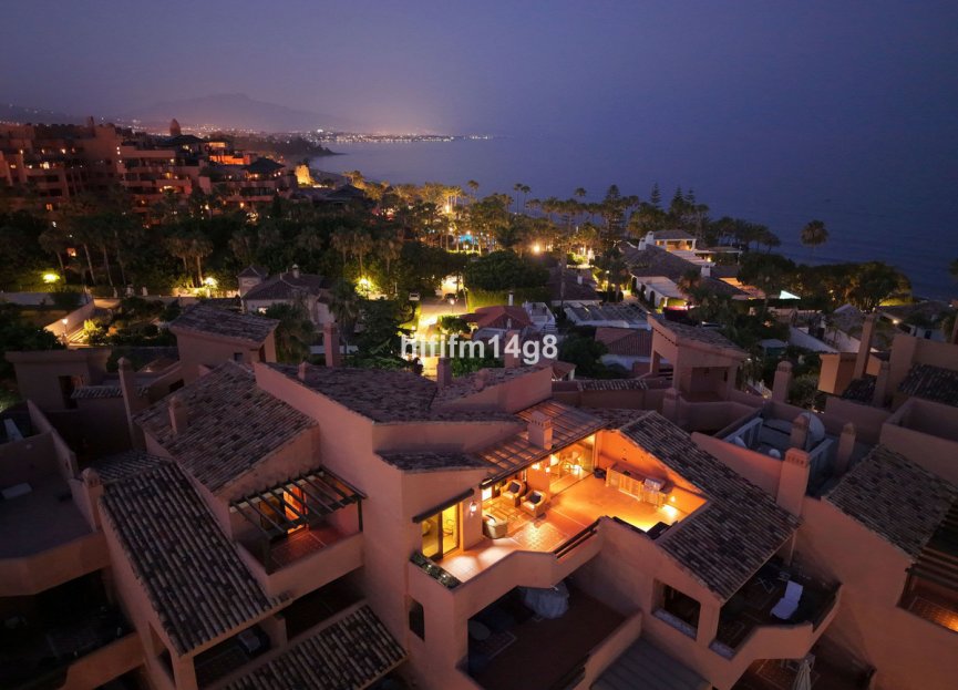 Resale - Apartment - Penthouse - Estepona - Estepona Centro