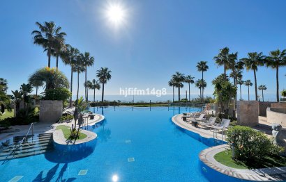 Resale - Apartment - Penthouse - Estepona - Estepona Centro