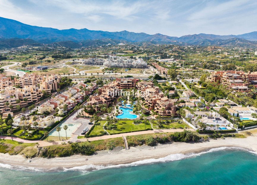 Resale - Apartment - Penthouse - Estepona - Estepona Centro