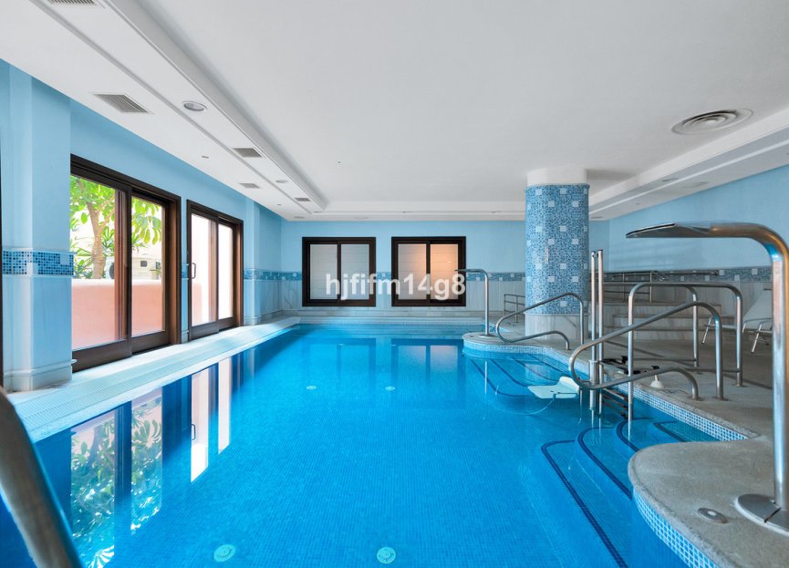 Resale - Apartment - Penthouse - Estepona - Estepona Centro