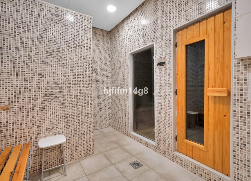 Resale - Apartment - Penthouse - Estepona - Estepona Centro