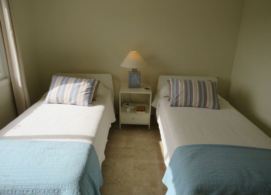 Resale - Ground floor apartment - Marbella - Elviria