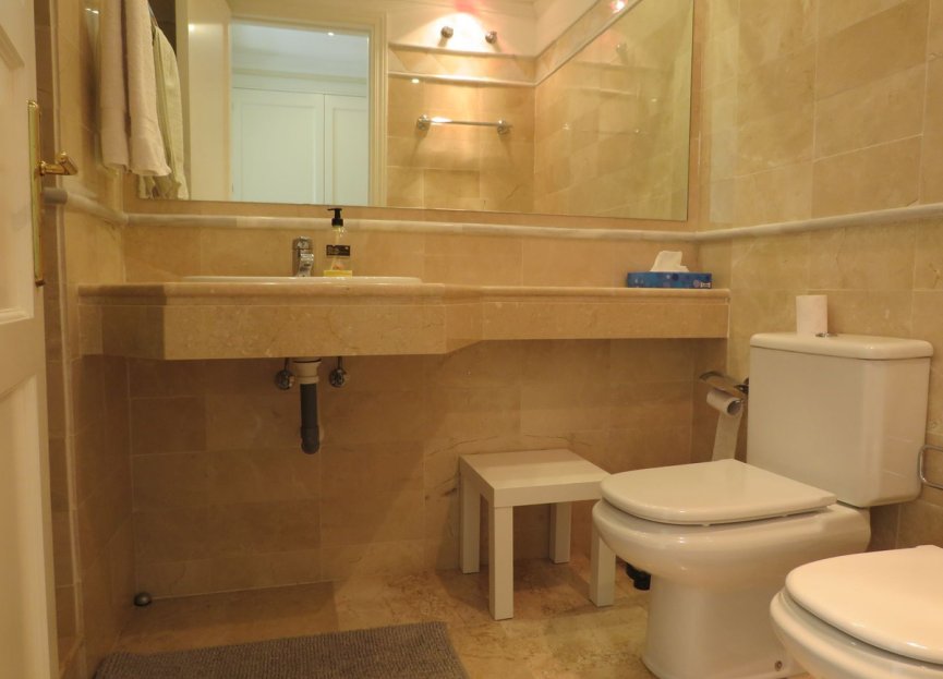 Resale - Ground floor apartment - Marbella - Elviria