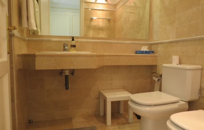 Resale - Ground floor apartment - Marbella - Elviria