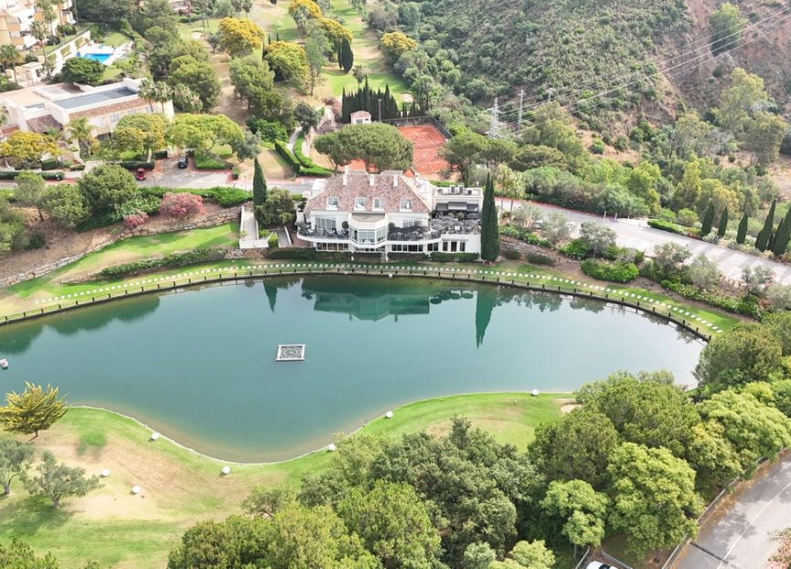 Resale - Ground floor apartment - Marbella - Elviria