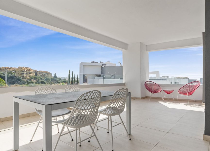 Resale - Apartment - Penthouse - Estepona - Selwo