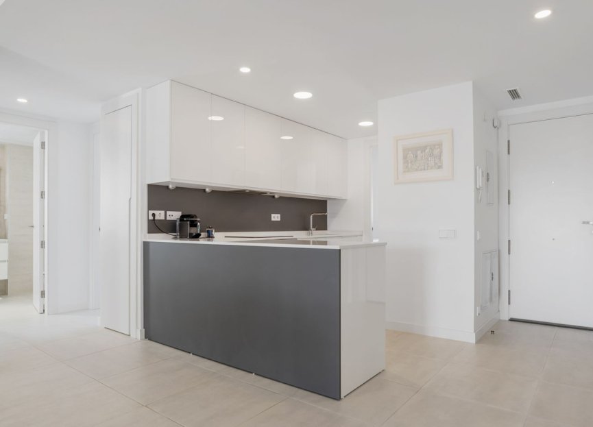 Resale - Apartment - Penthouse - Estepona - Selwo