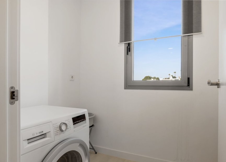 Resale - Apartment - Penthouse - Estepona - Selwo