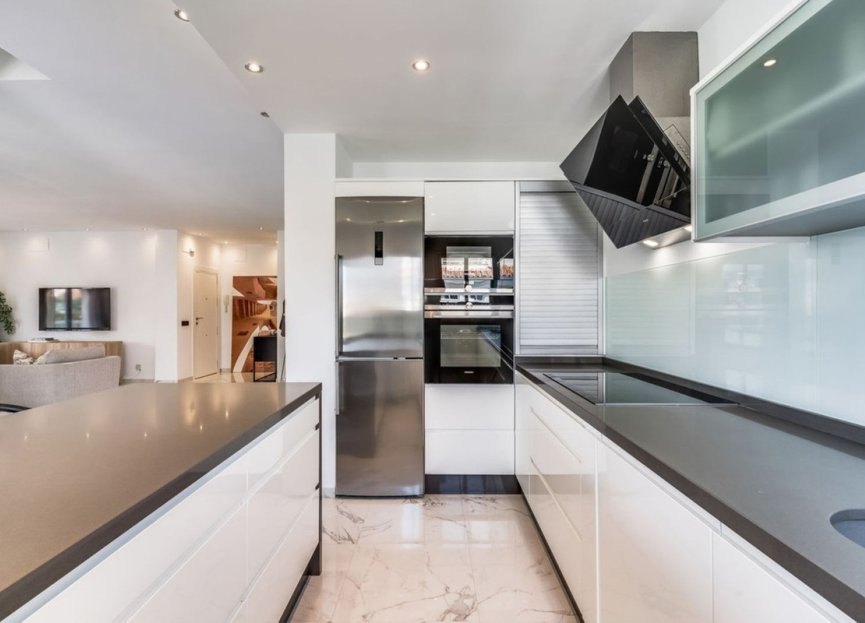 Resale - Apartment - Penthouse - Marbella - Puerto Banús