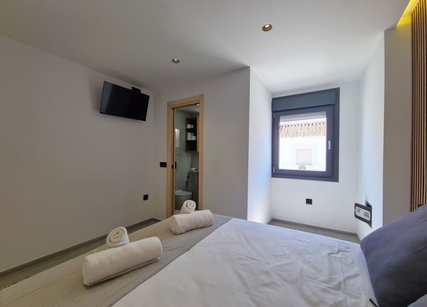 Resale - Apartment - Top Floor Apartment - Estepona - Estepona Centro