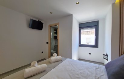 Resale - Apartment - Top Floor Apartment - Estepona - Estepona Centro