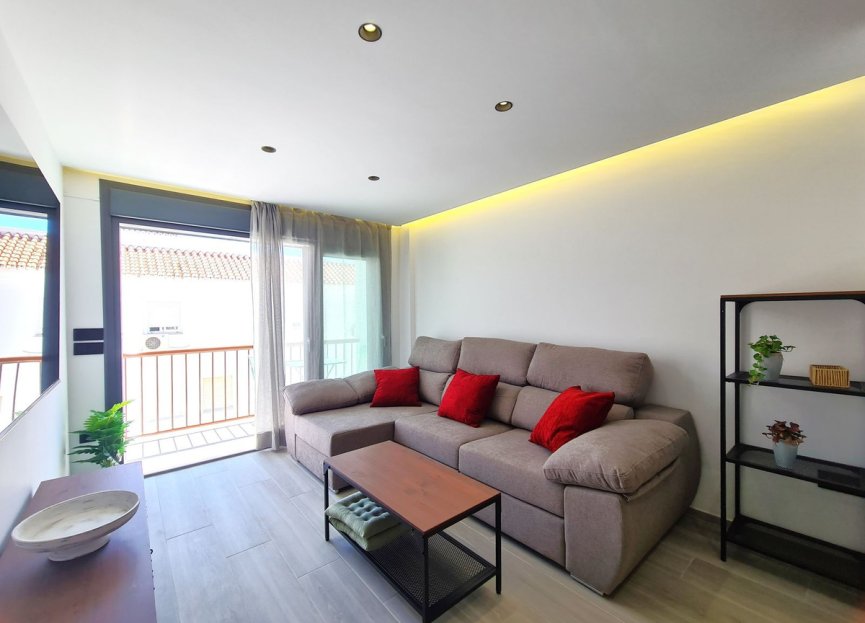 Resale - Apartment - Top Floor Apartment - Estepona - Estepona Centro