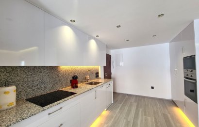 Resale - Apartment - Top Floor Apartment - Estepona - Estepona Centro