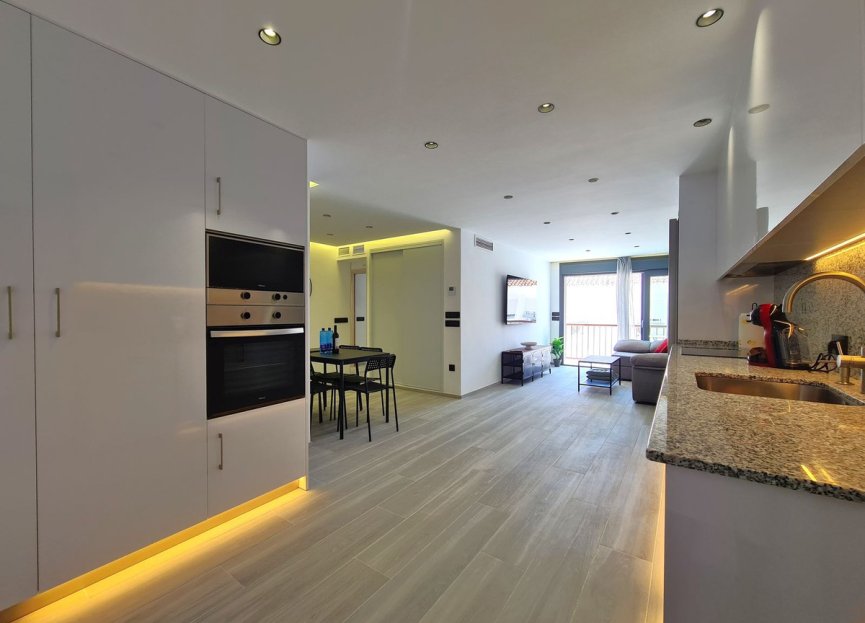 Resale - Apartment - Top Floor Apartment - Estepona - Estepona Centro