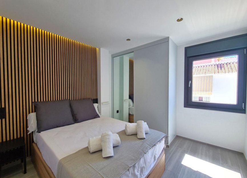 Resale - Apartment - Top Floor Apartment - Estepona - Estepona Centro