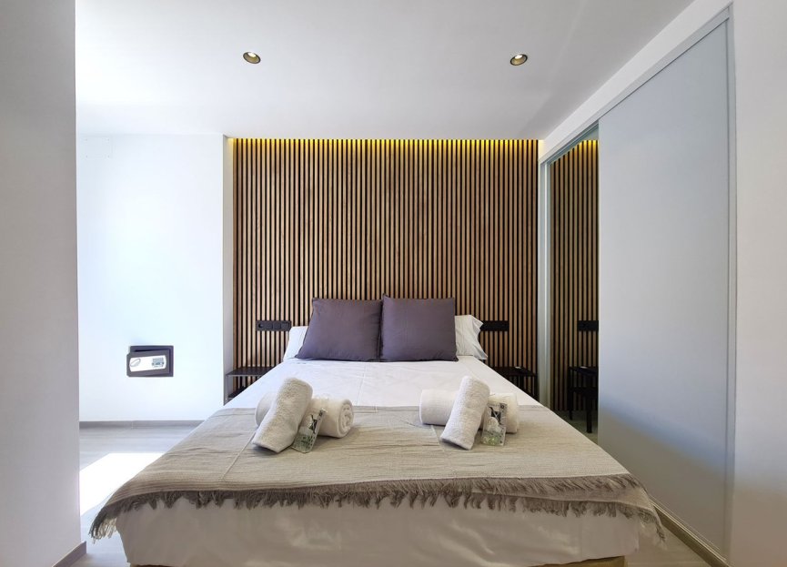 Resale - Apartment - Top Floor Apartment - Estepona - Estepona Centro