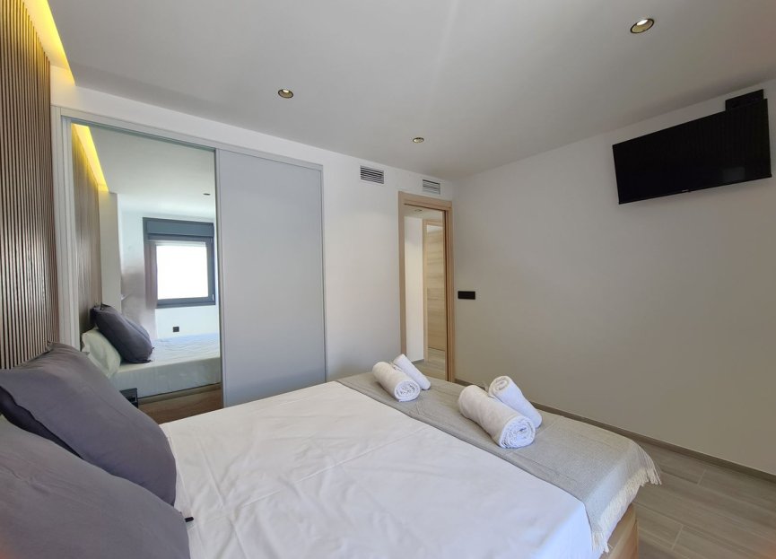 Resale - Apartment - Top Floor Apartment - Estepona - Estepona Centro