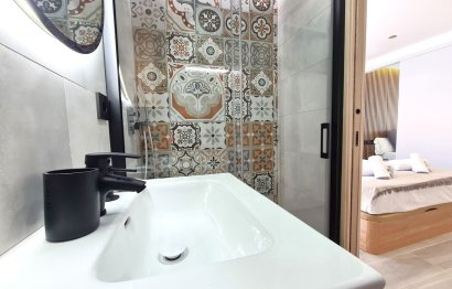 Resale - Apartment - Top Floor Apartment - Estepona - Estepona Centro