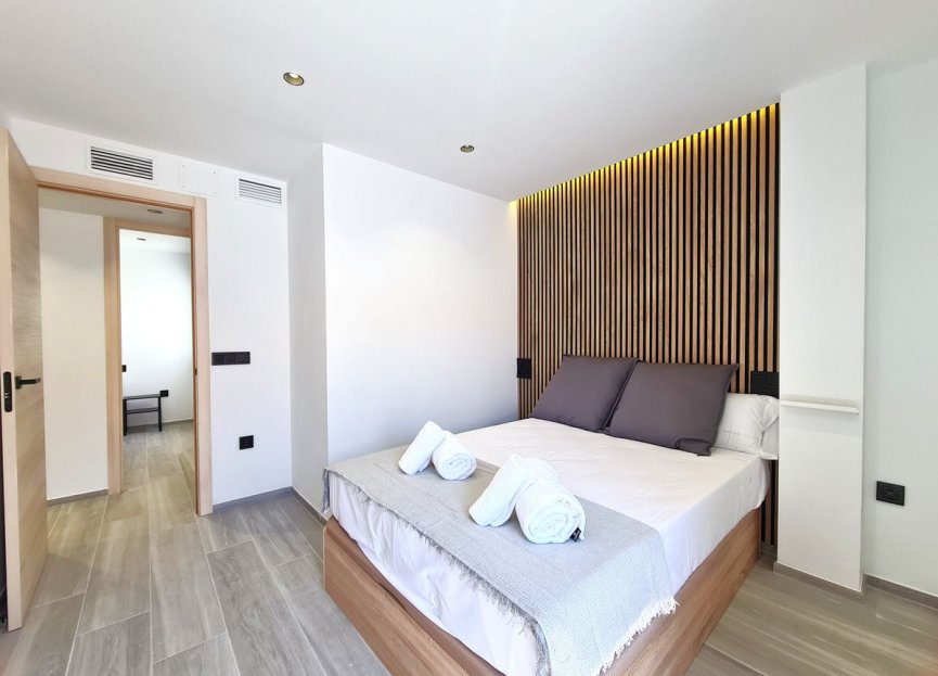 Resale - Apartment - Top Floor Apartment - Estepona - Estepona Centro