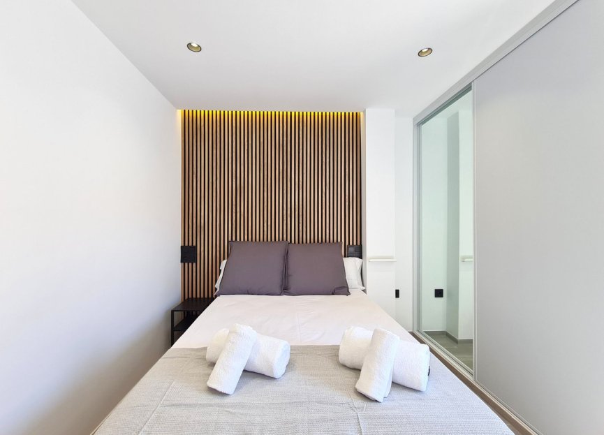 Resale - Apartment - Top Floor Apartment - Estepona - Estepona Centro