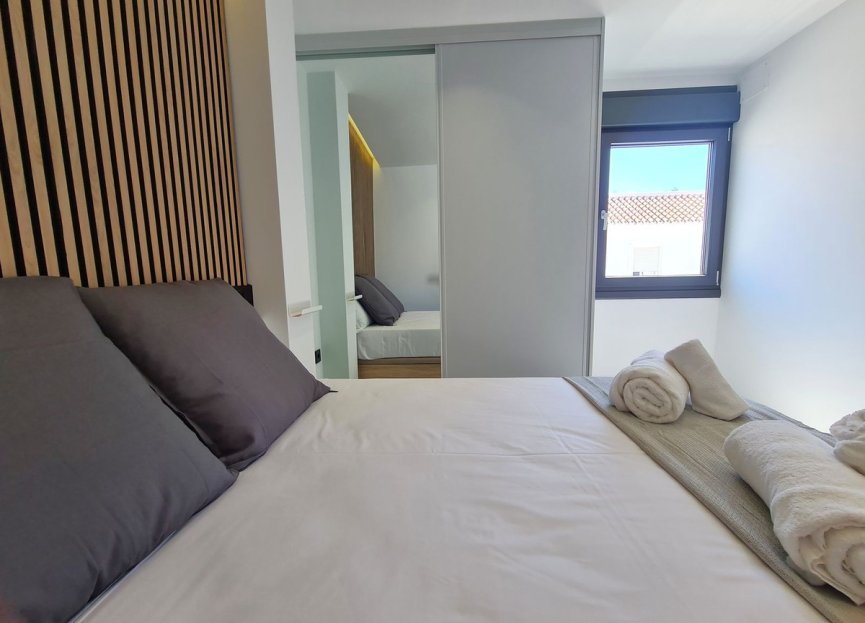 Resale - Apartment - Top Floor Apartment - Estepona - Estepona Centro