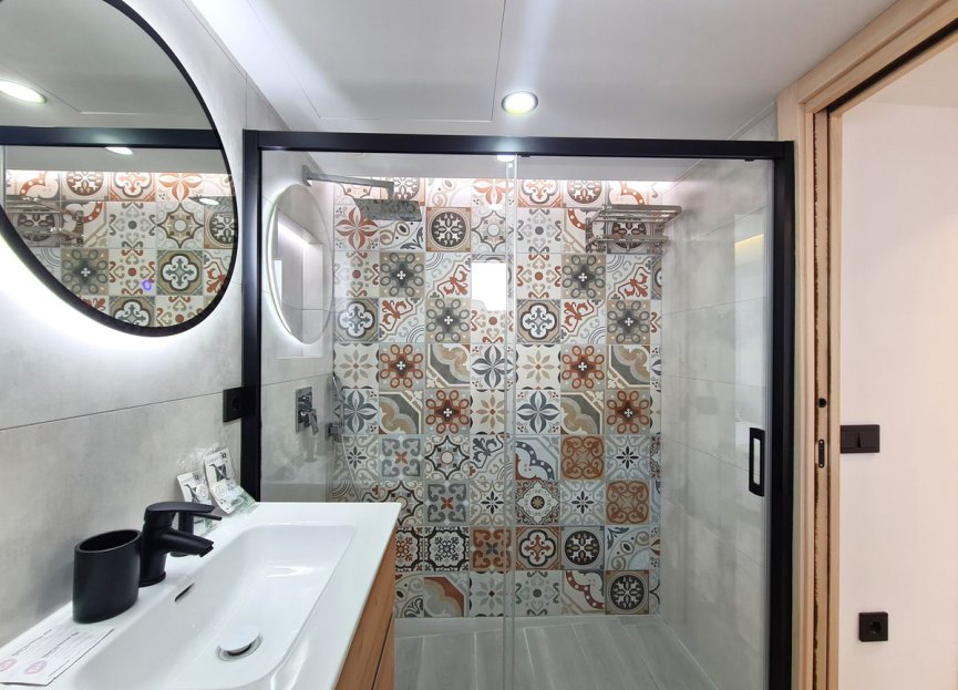 Resale - Apartment - Top Floor Apartment - Estepona - Estepona Centro