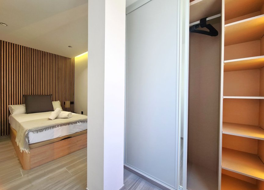 Resale - Apartment - Top Floor Apartment - Estepona - Estepona Centro