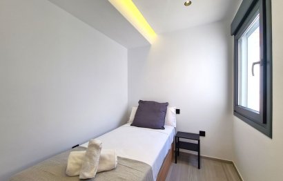 Resale - Apartment - Top Floor Apartment - Estepona - Estepona Centro