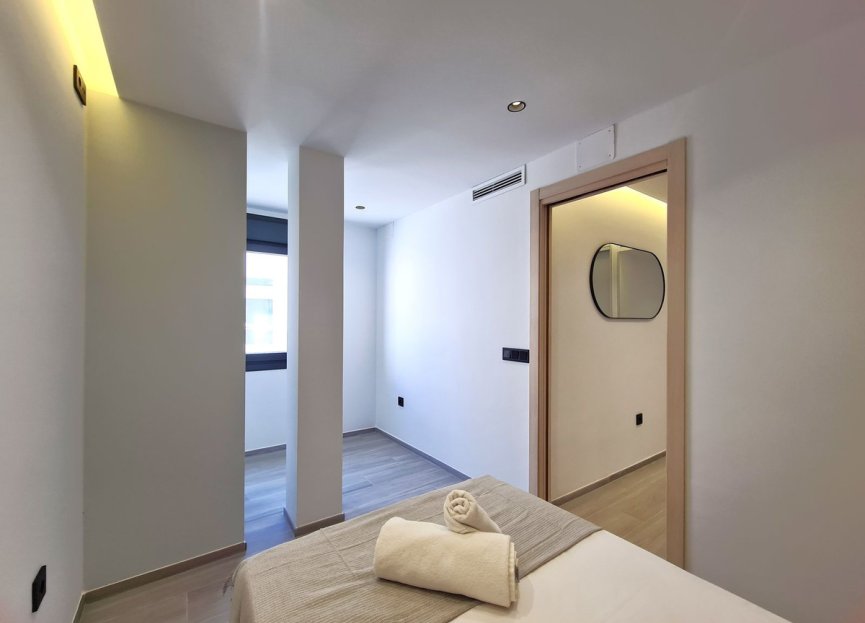 Resale - Apartment - Top Floor Apartment - Estepona - Estepona Centro