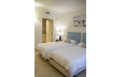 Resale - Apartment - Ground Floor Apartment - Marbella - Nueva Andalucia